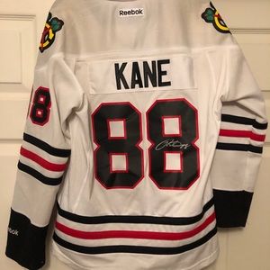 Patrick Kane Signed Jersey